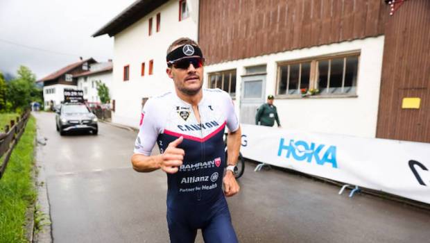 frodeno etablit un nouveau record du monde sur distance ironman en 7h27 53