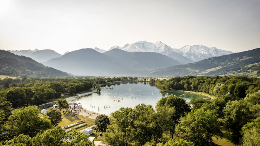 triathlon international du mont blanc pres de 2000 concurrents au pied du toit de leurope